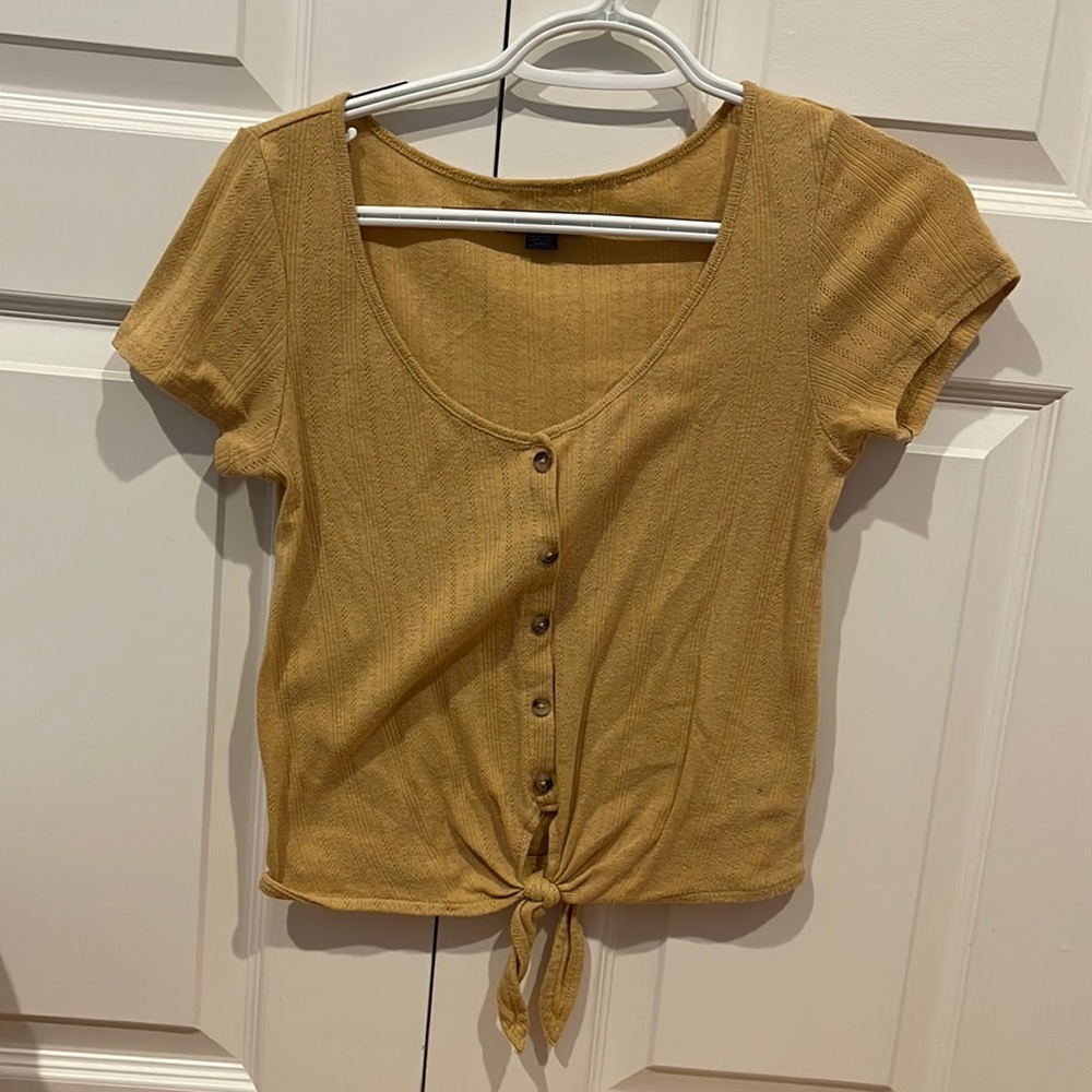 american eagle t-shirt